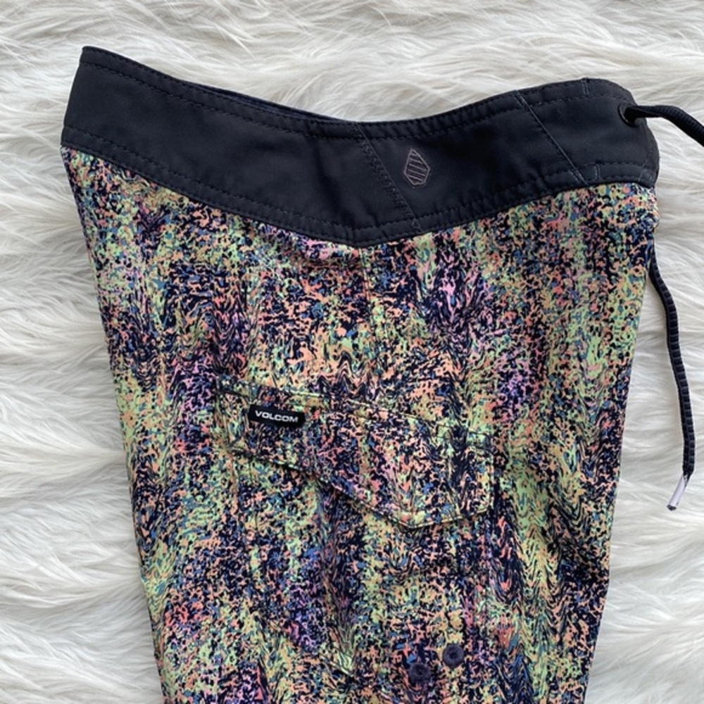 Volcom | Mod-Tech Multicolored Print Board Shorts - Picture 13 of 14
